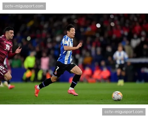 CVC注资效应显现，西甲多家俱乐部三月公布财报，转播收入同比增长。