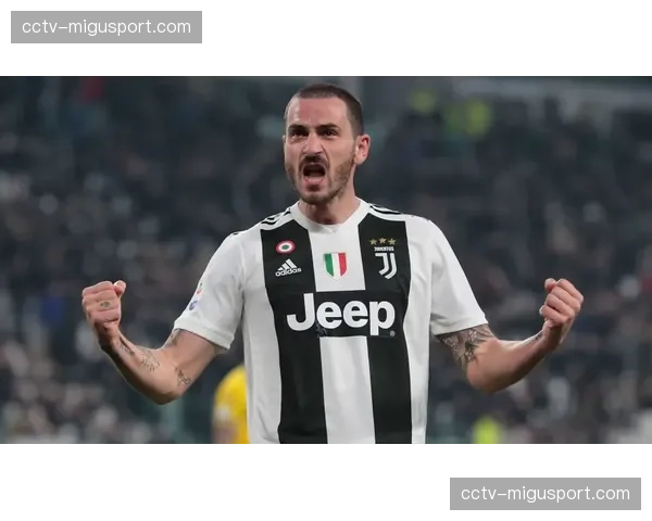 “回家”：记录博努奇以教练组成员身份首次回到尤文图斯训练基地